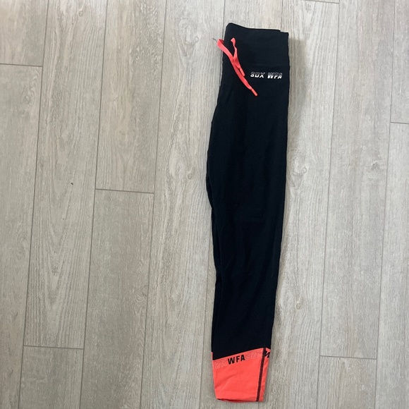 Sarah’s day x white fox - Picture 1 of 2